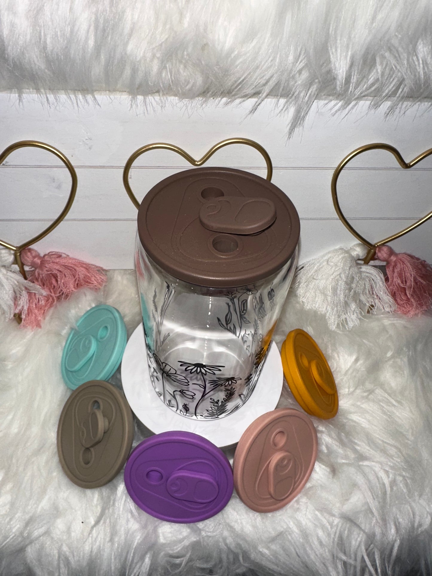 FLOWERS ALL AROUND GLASS CUP